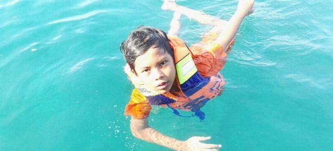 Berenang Berenang